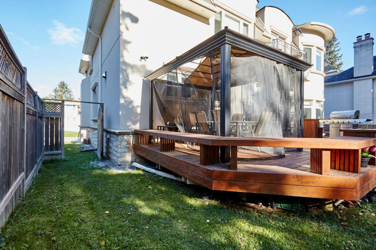 Elegant Apartment With Sauna Toronto Bagian luar foto